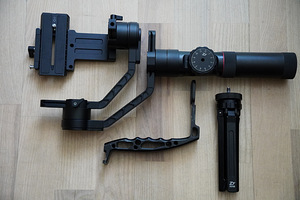 Zhiyun Crane 2, дополнительные аккумуляторы и аксессуары (7 фото из 8)