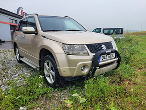 Suzuki Grand Vitara 2.4 2011 (2 фото из 10)