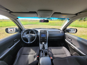 Suzuki Grand Vitara 2.4 2011 (7 фото из 10)