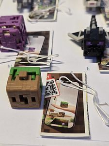Фигурки Kinder Joy Minecraft (9 фото из 10)
