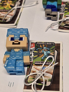 Фигурки Kinder Joy Minecraft (10 фото из 10)