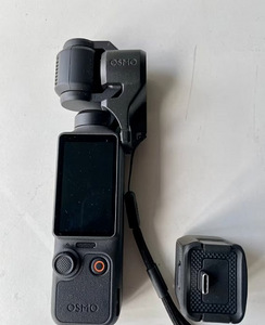 DJI Osmo Pocket 4 Creator Combo näeb välja nagu uus (1 foto / 5)