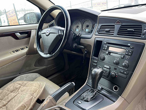 VOLVO S60 (8 фото из 10)