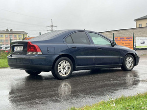 VOLVO S60 (6 фото из 10)