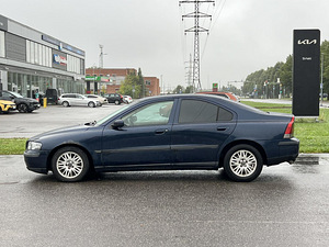 VOLVO S60 (3 фото из 10)