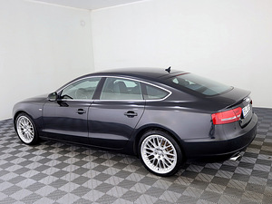 Audi A5 S-Line Sportback ATM 2.0 TSI 132kW (4 фото из 9)