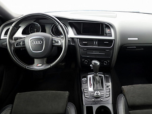 Audi A5 S-Line Sportback ATM 2.0 TSI 132kW (5 фото из 9)