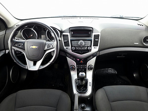 Chevrolet Cruze Comfort 1.8 104kW (5 фото из 7)