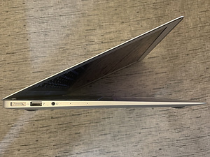 Apple MacBook Air 13" 2015 8GB/128GB. (4 foto / 7)