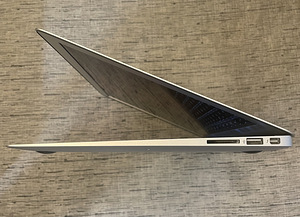 Apple MacBook Air 13" 2015 8GB/128GB. (5 foto / 7)