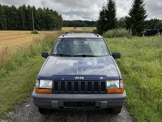 Jeep Grand Cherokee Laredo
