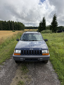 Jeep Grand Cherokee Laredo (1 фото из 11)