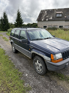 Jeep Grand Cherokee Laredo (8 фото из 11)
