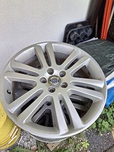 Veljed Volvo XC-le (1 foto / 3)