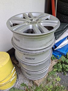 Veljed Volvo XC-le (3 foto / 3)