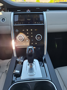 Land Rover Discovery Sport SE 2.0 120kW (11 foto / 11)