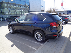 BMW X5 xDrive 25d 170kW 2017 (3 foto / 10)