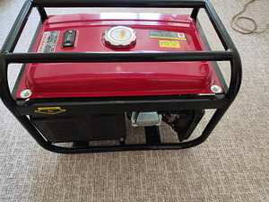 Bensiinigeneraator Honda 7000 (6 foto / 6)
