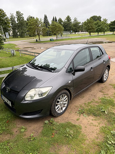 Toyota Auris (1 фото из 6)