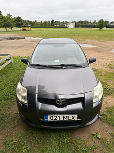 Toyota Auris (3 фото из 6)