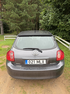 Toyota Auris (4 фото из 6)