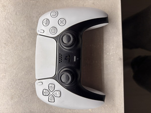 Playstation 5 (3 фото из 3)