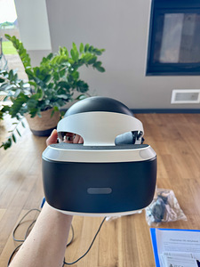 Sony PS4 VR комплект (1 фото из 9)
