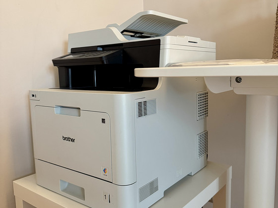 Лазерный принтер Brother DCP-L8410CDW