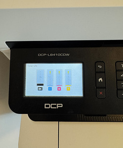 Лазерный принтер Brother DCP-L8410CDW (7 фото из 7)
