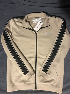 Guess (1 фото из 3)