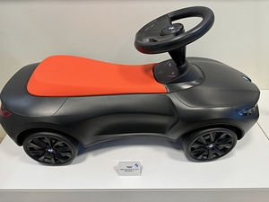 BMW pealeistutav mänguauto (2 foto / 2)