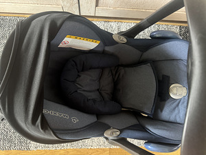 Автолюлька Maxi-Cosi CabrioFix (3 фото из 3)