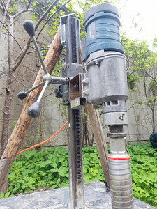 Bosch teemantpuurmasin GDB 350 WE, märgpuurimiseks (2 foto / 6)