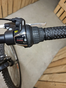Mägijalgratas Bottecchia Adventure H 24" (6 foto / 9)