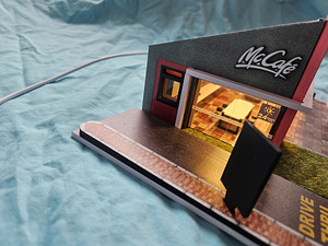 Uus diorama MoreArt 1:64 McDonalds valgustusega (3 foto / 10)