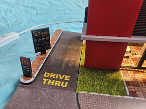 Uus diorama MoreArt 1:64 McDonalds valgustusega (4 foto / 10)