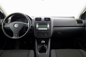 Volkswagen Golf Comfortline 1.4 59kW (5 foto / 7)