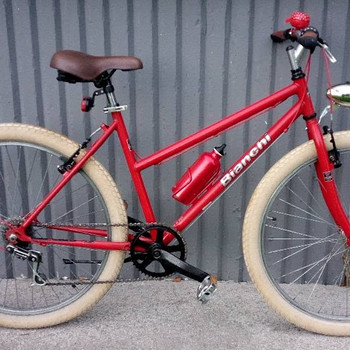Стильный велосипед Bianchi.