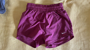 Nike 122-128 (1 фото из 2)