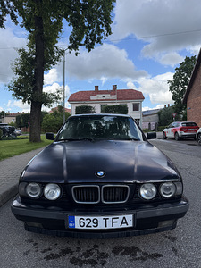 BMW 525TDS E34 Touring 1995 (1 фото из 11)