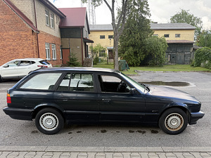 BMW 525TDS E34 Touring 1995 (8 фото из 11)