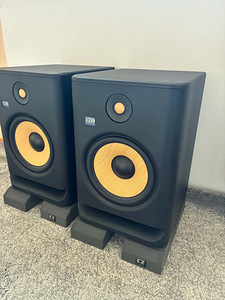 Колонки KRK Rokit 8 Gen5 (1 фото из 3)