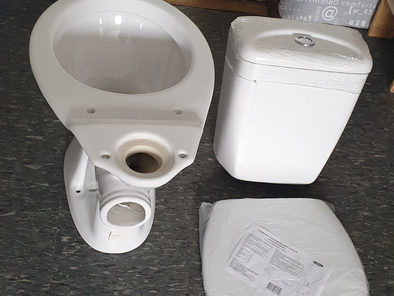 Müüa uus põrandale paigaldatav WC-pott.
