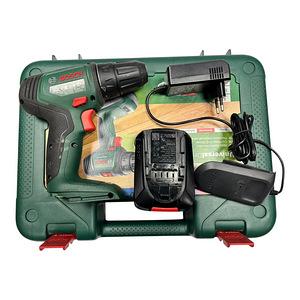 Аккумуляторная дрель Bosch UniversalDrill 18V (2 фото из 6)
