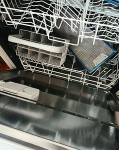 Sisseehitatav nõudepesumasin Zanussi (2 foto / 2)