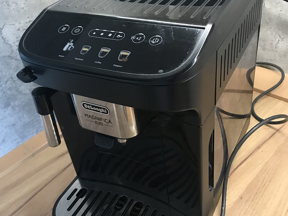 DeLonghi Magnifica Evo täisautomaatne kohvimasin
