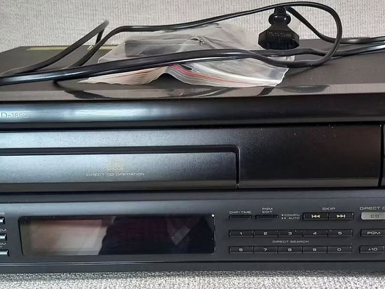 Pioneer CLD 1850 laserdisc player