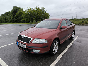 SKODA OCTAVIA (1 фото из 9)