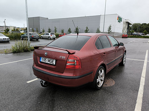 SKODA OCTAVIA (4 фото из 9)
