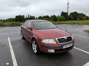 SKODA OCTAVIA (6 фото из 9)